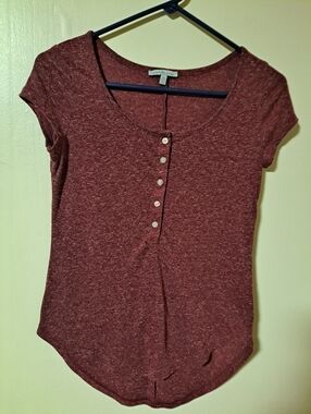 Casual Henley Scoop Neck Top - Maroon